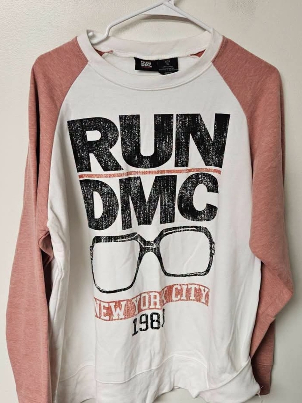 RUN DMC Graphic Raglan  Lightweight Sweatshirt in White & Dusty Rose XL- Unisex